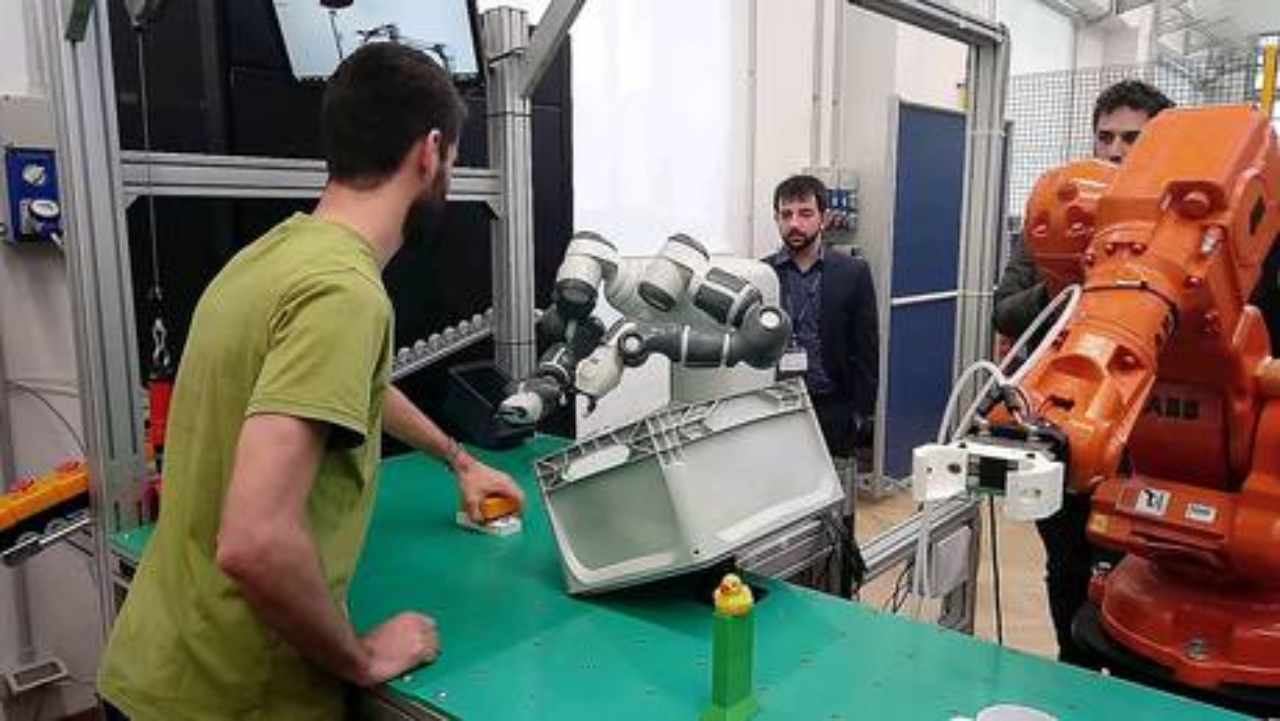 Tecnologia: apre a Milano, la prima palestra per robot