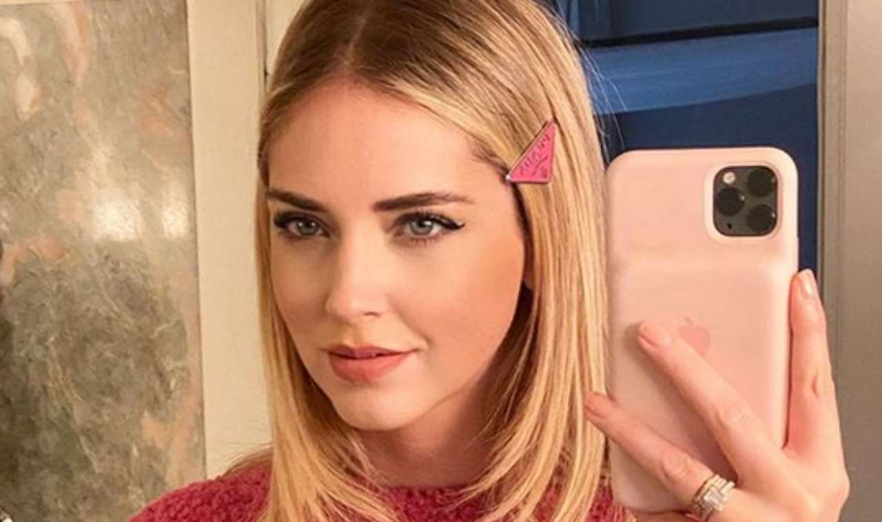 Chiara Ferragni: look bizzarro su Instagram, ma i fan la amano