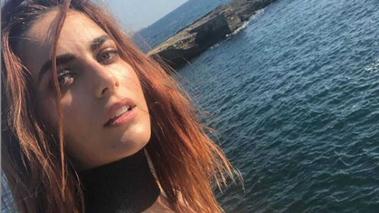 Miriam Leone: selfie in intimo per dire: "Io resto a casa"