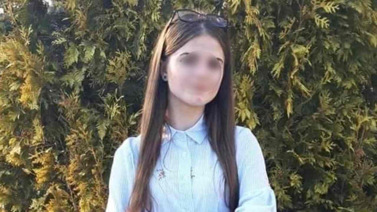 Caso Alexandra Macesanu: la polizia non può rispondere, lei viene rapita