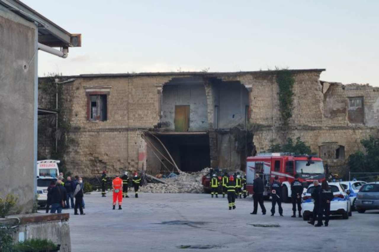 Napoli: crolla una palazzina, potrebbero esserci morti e feriti