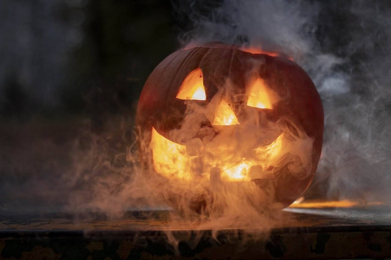 Halloween: chiama i carabinieri e si incolpa di omicidio per scherzo, denunciato