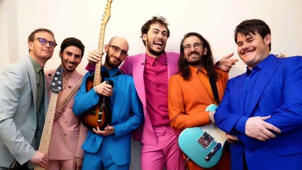 Pinguini Tattici Nucleari, il jingle degli Euro 2020 è Ringo Star?